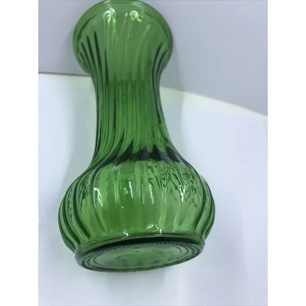 Vintage MCM Hoosier Glass Swirl Ribbed Emerald Green Vase Indiana USA 7.5